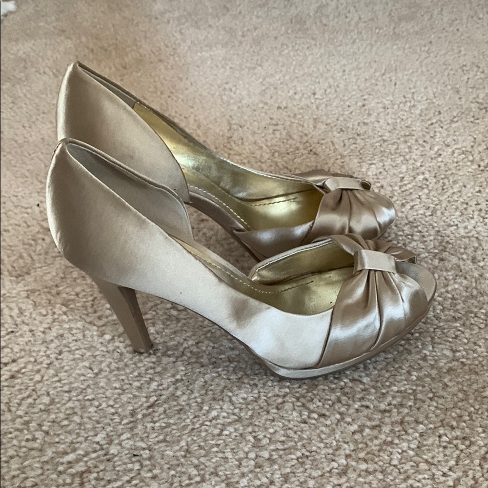 Nine West cream gold Satin Heels